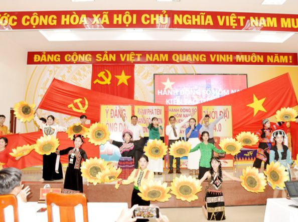 Đưa Nghị quyết vào đời sống qua “lăng kính” công nghệ tại phường Hoài Nhơn Bắc